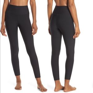 Alo Yoga - 7/8 High Waist Airlift Leggings - M